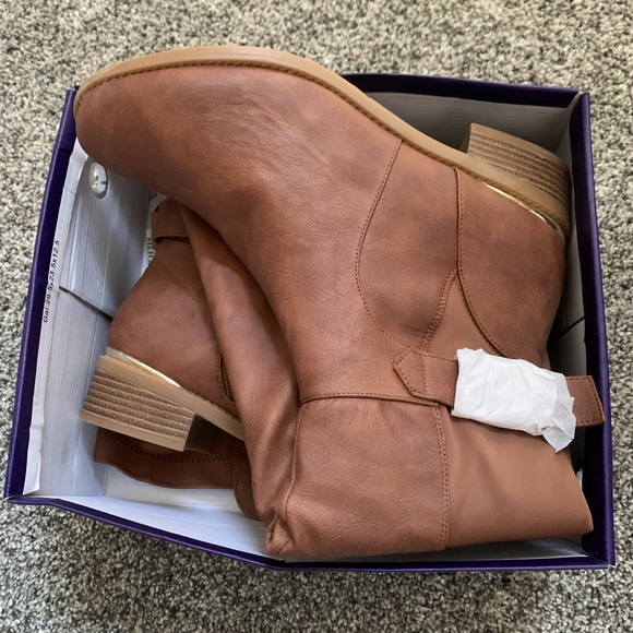 SOLD TOP Moda Boots - Picture 3 of 3